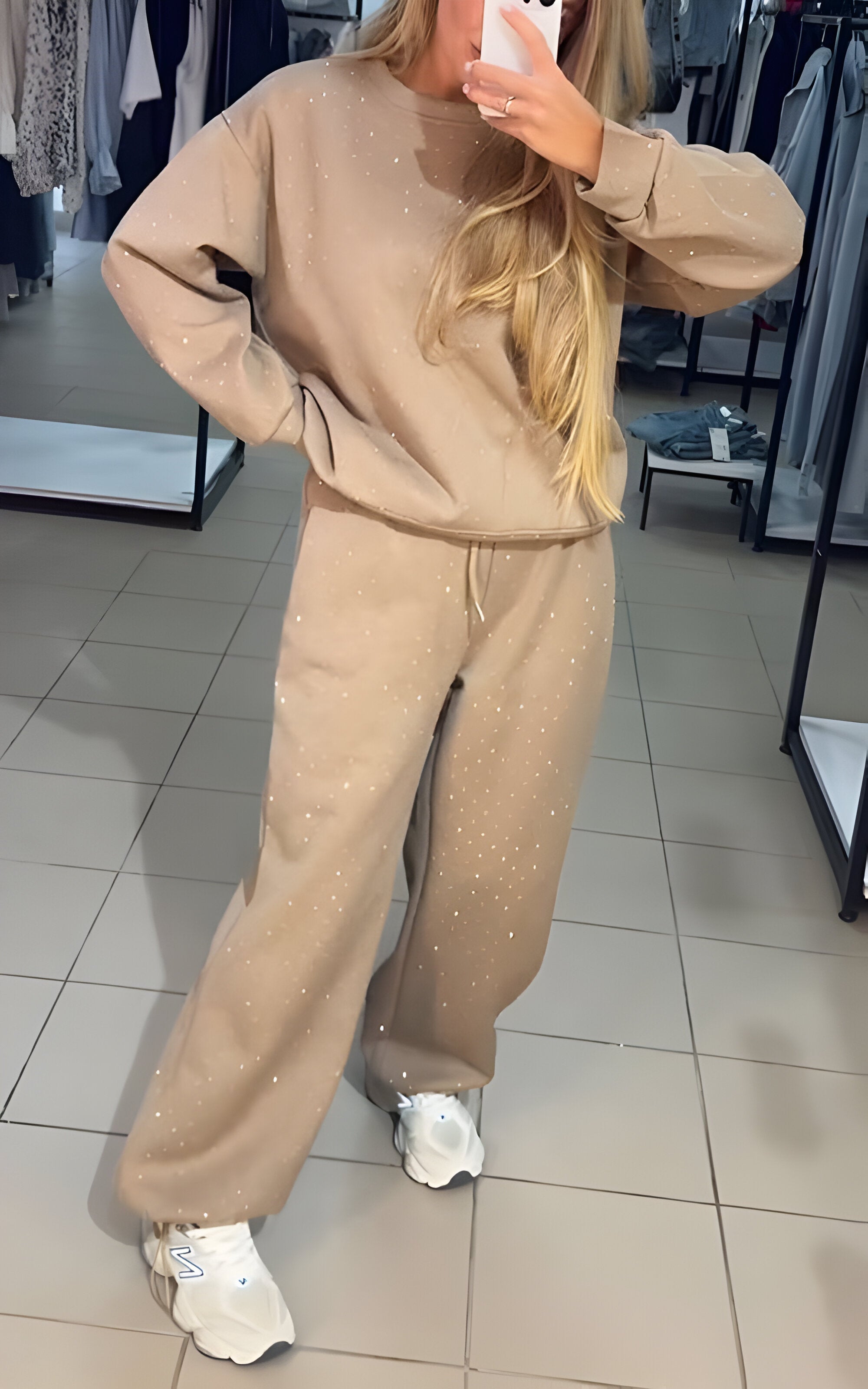 Women's coordinated two-piece set with long sleeves and pull-on trousers in a relaxed everyday fit