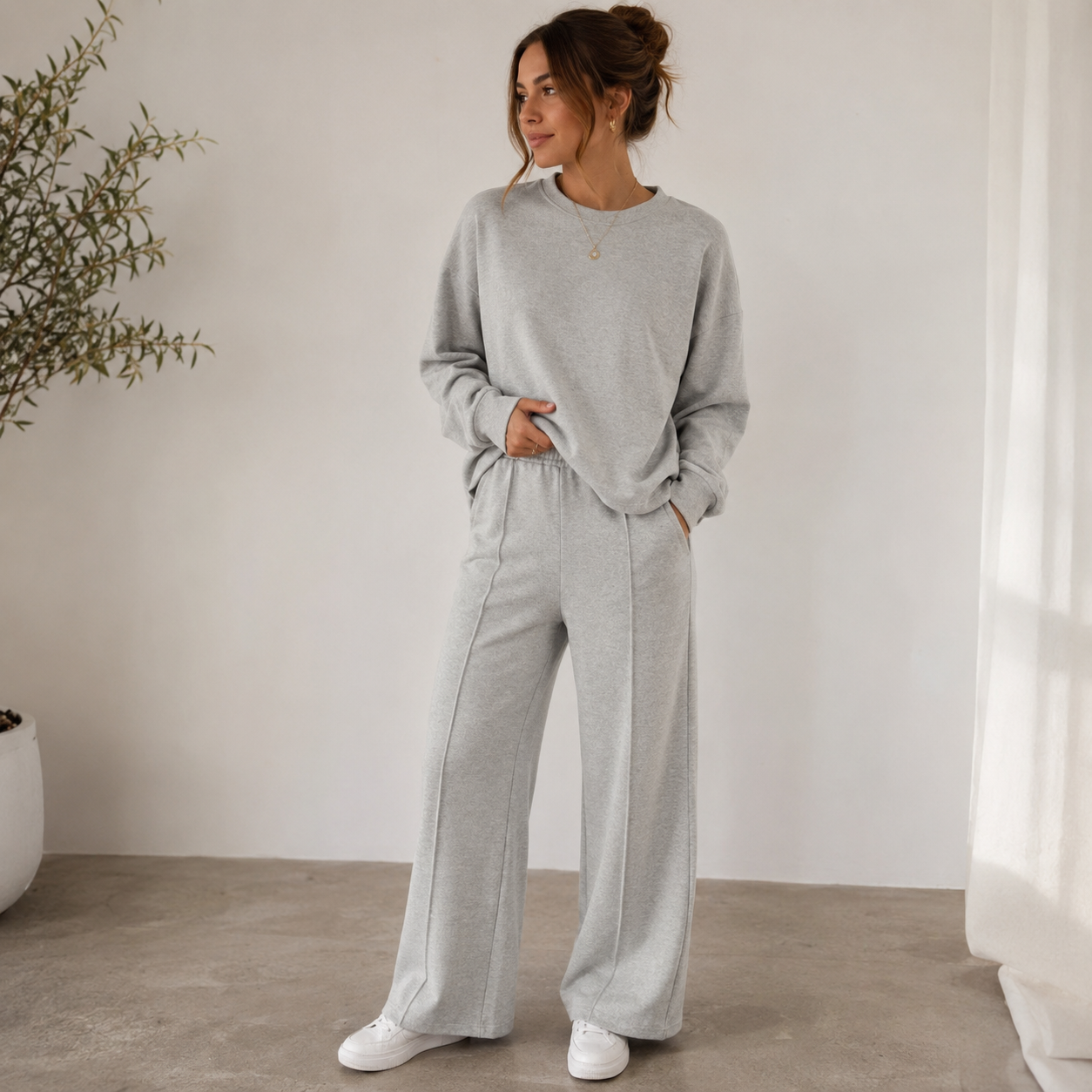 Women's two-piece set with long-sleeve round-neck sweater and wide-leg trousers in polyester
