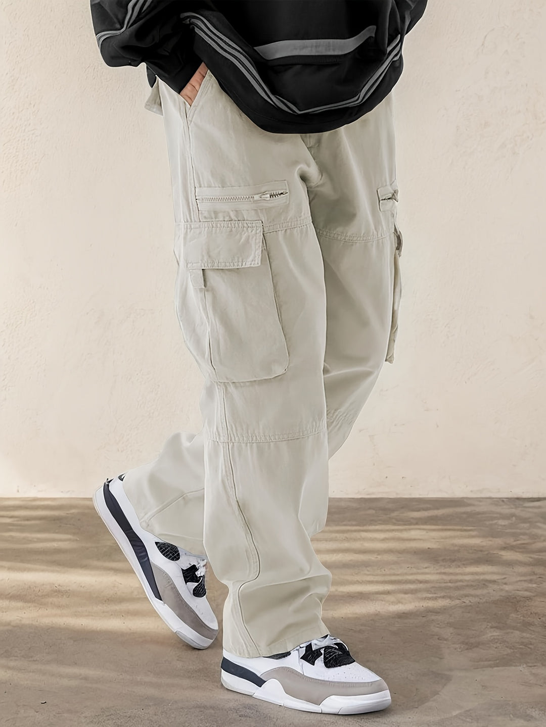 Men's woven cargo trousers in cotton-blend fabric with flap cargo pockets and zipper closure