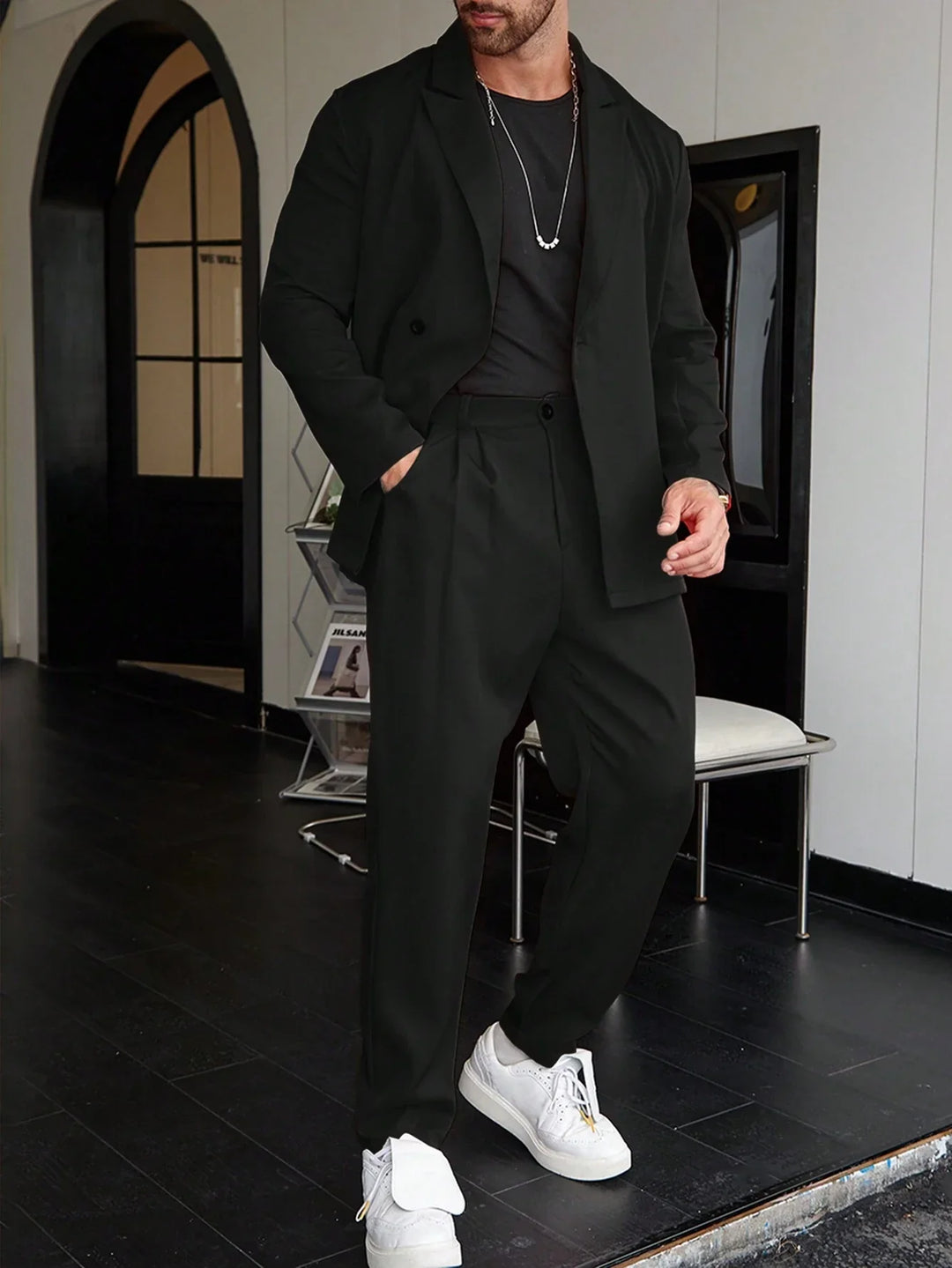 Men's woven tailored two-piece set with single-button blazer and straight-leg trousers