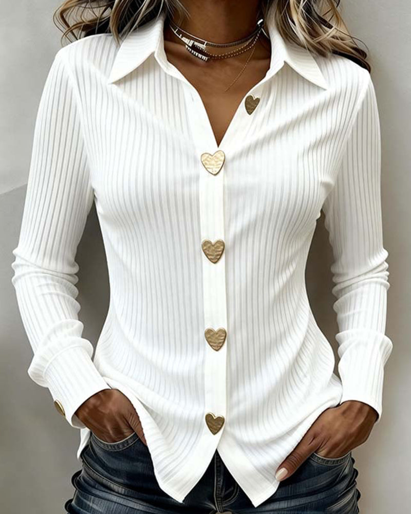 Women's ribbed shirt with heart-shaped buttons and classic shirt collar