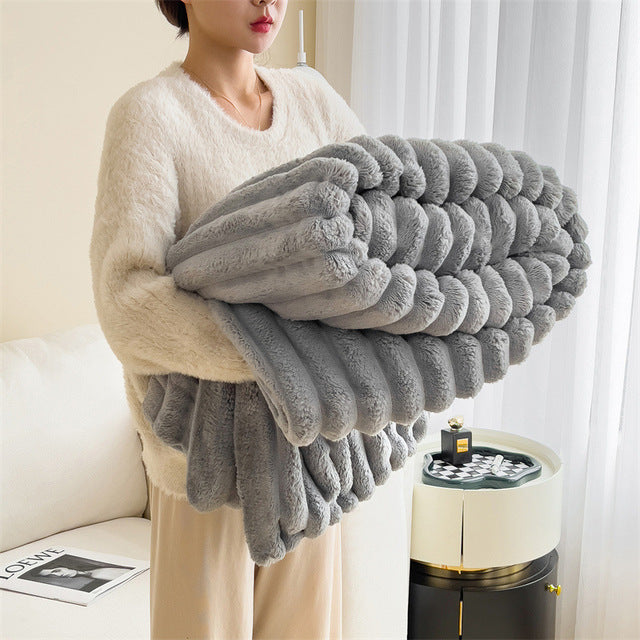 Chunky ribbed plush blanket — warm and cozy for autumn and winter