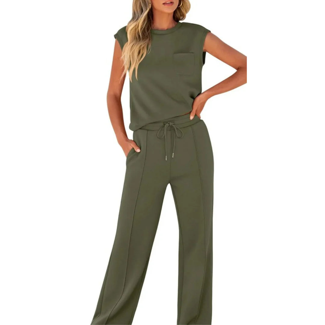 Breathable women's matching top and pants set with relaxed silhouette