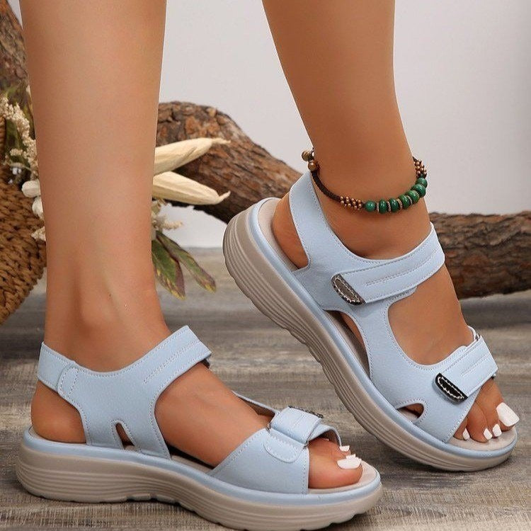 Open-toe sandals for women with multiple adjustable straps and flat sole