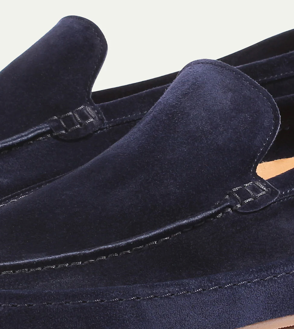 Men's suede loafers rubber outsole detail, lightweight sole construction