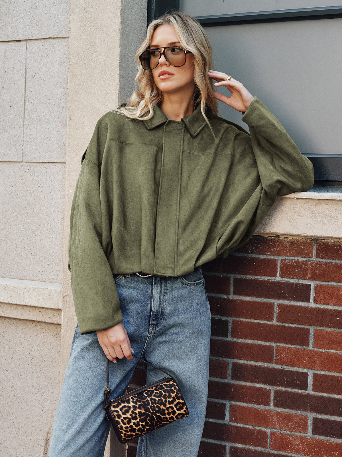 Women's relaxed-fit zip-up jacket with classic collar and dropped shoulders