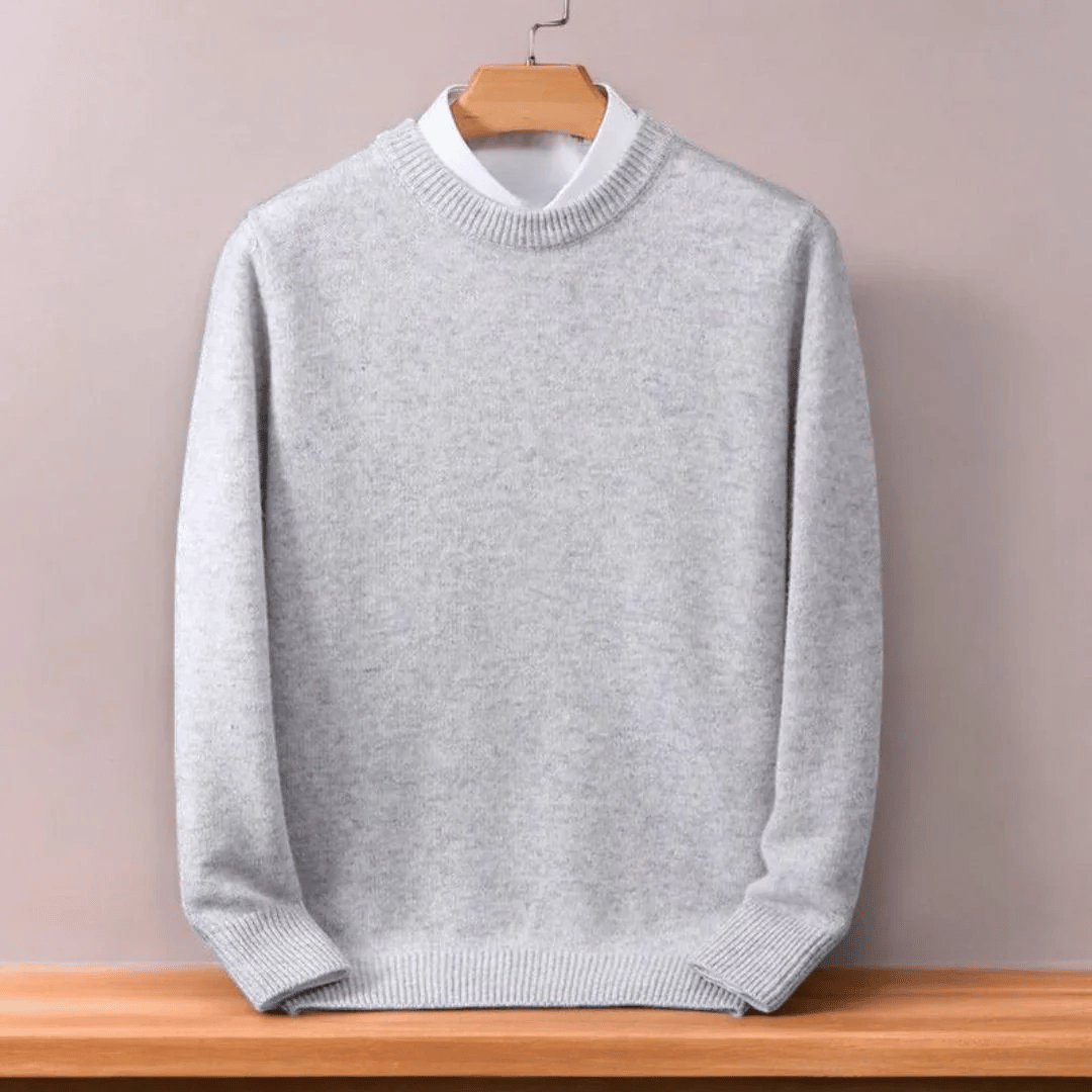 Knitted men's round neck sweater in a straight everyday fit, front-facing view