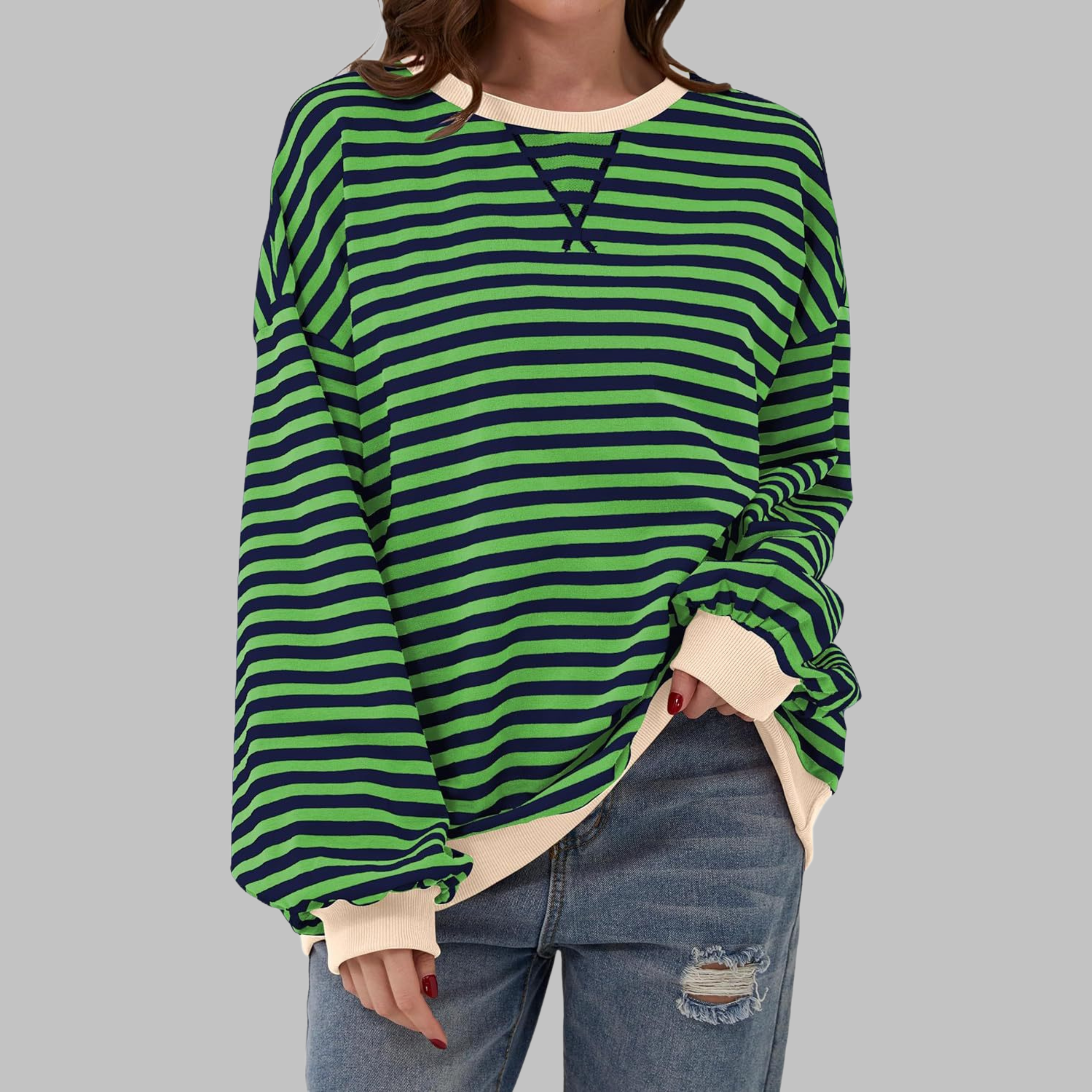 Oversized striped sweatshirt for women with contrast-trimmed cuffs and round neckline, relaxed everyday fit