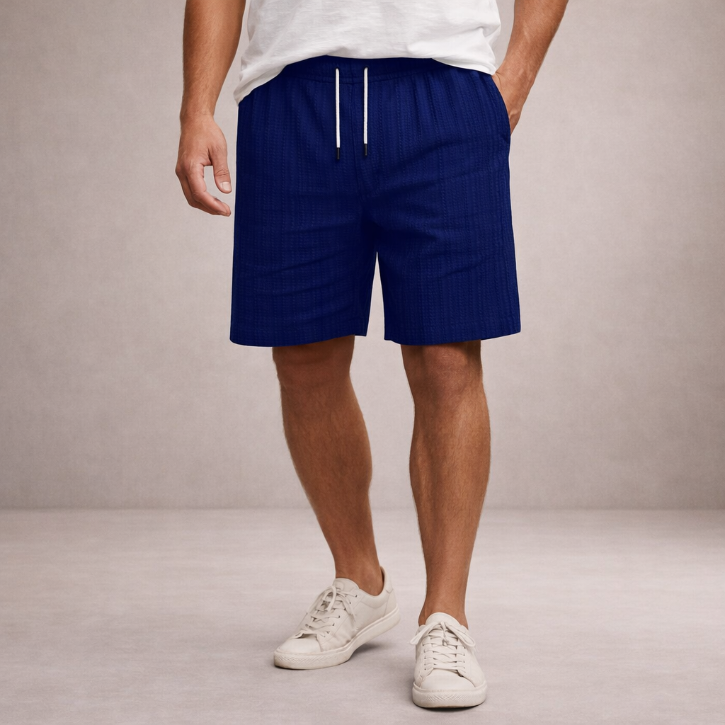 Mid rise shorts with clean plain finish