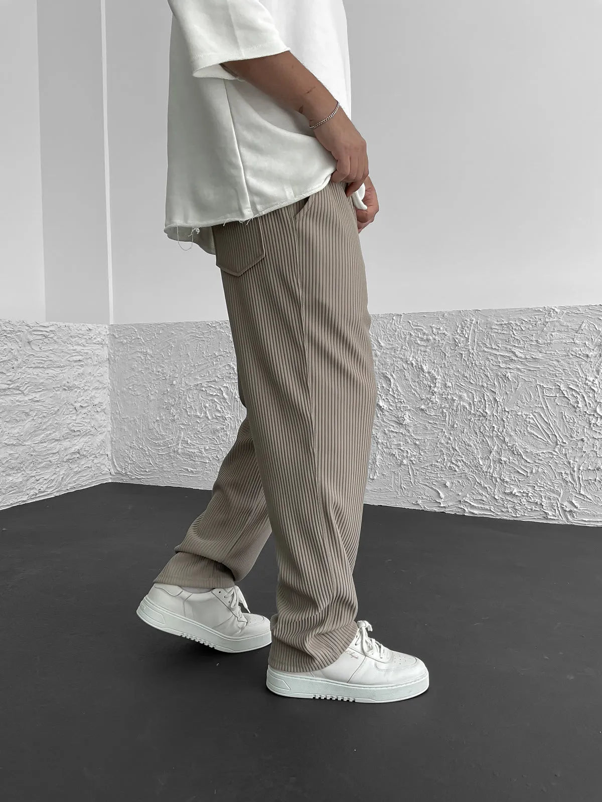 Men's cotton corduroy trousers with elastic drawstring waist — full length