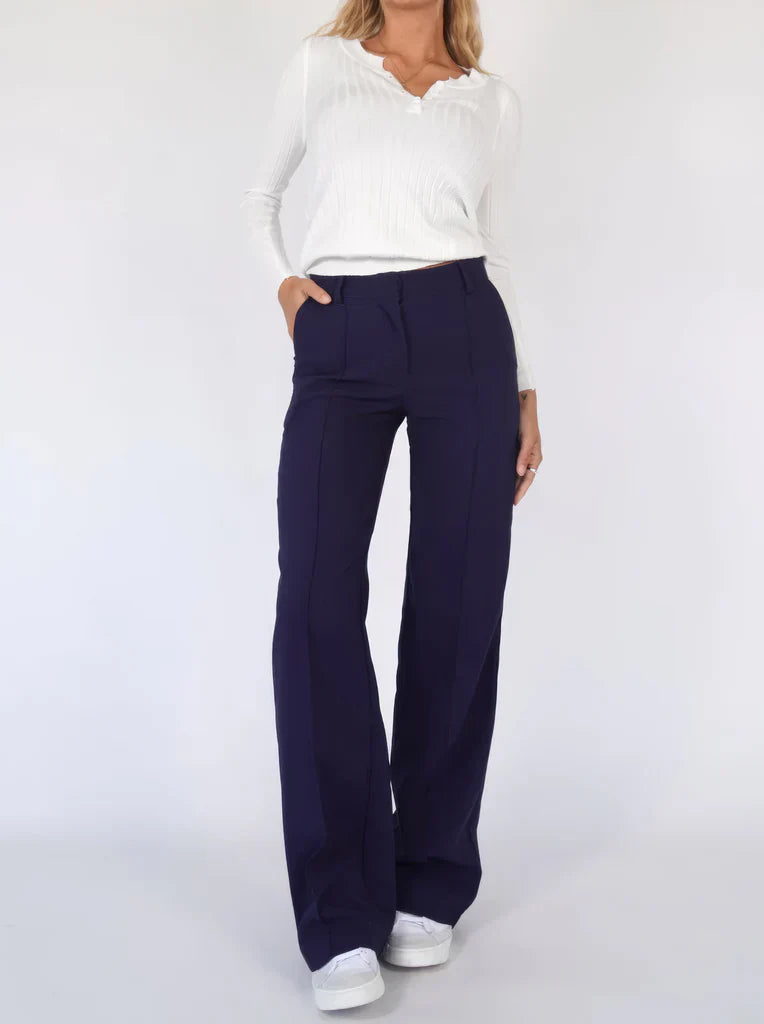 Women's high-waisted straight-leg trousers with a smooth front and straight hem