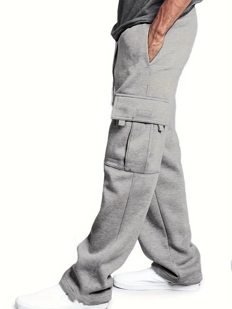 Men's cargo sweatpants with cargo and side pockets, available in sizes 36–48
