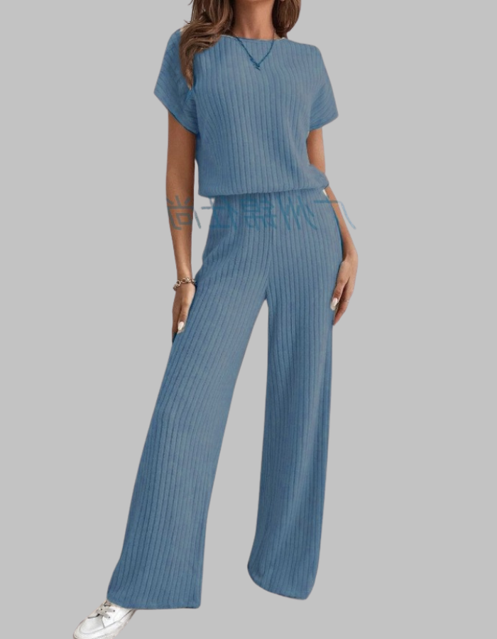 Ribbed two-piece set for women with round-neck top and wide-leg pants