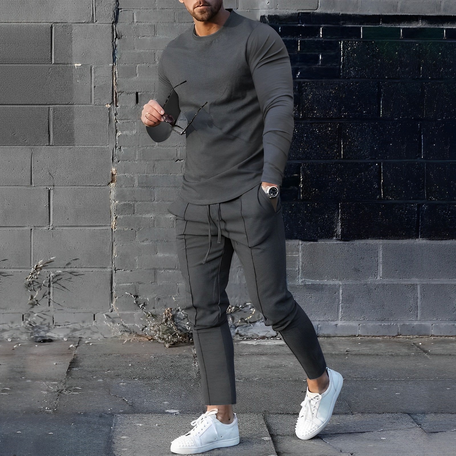Men's tapered training joggers — elastic drawstring waistband, two side pockets, slim fit