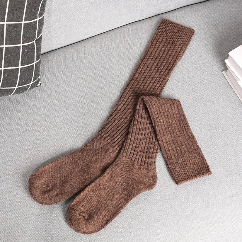 Ribbed shaft knitted socks for women in a regular everyday fit