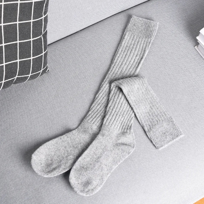Everyday knitted socks for women with a ribbed shaft and flexible fit