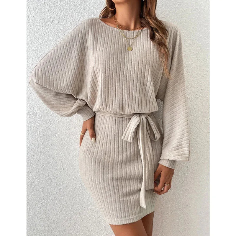 Women's ribbed knitted dress with adjustable tie belt and round neckline