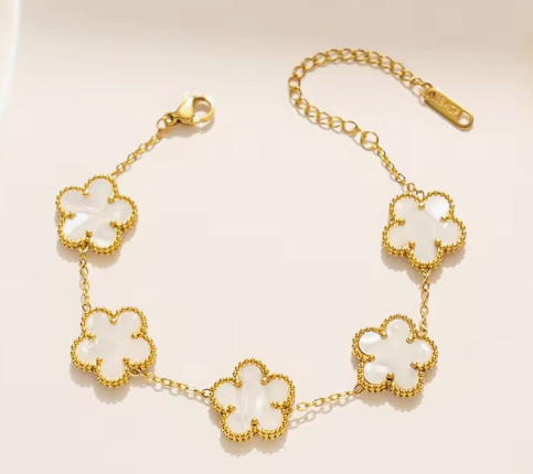 White clover charm bracelet with delicate chain for women