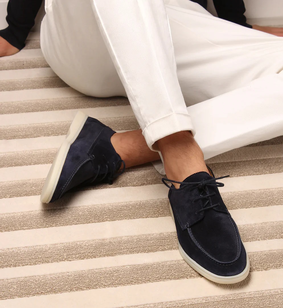 Suede lace-up loafers for men with rubber sole and low silhouette