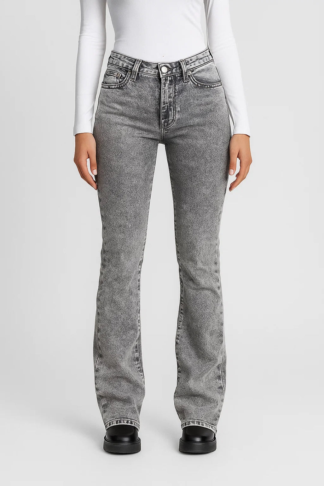 Women's washed straight-fit jeans with a structured denim finish and five-pocket design