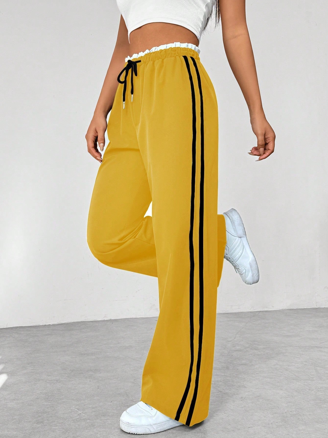 Women's full-length wide-leg sweatpants, back view