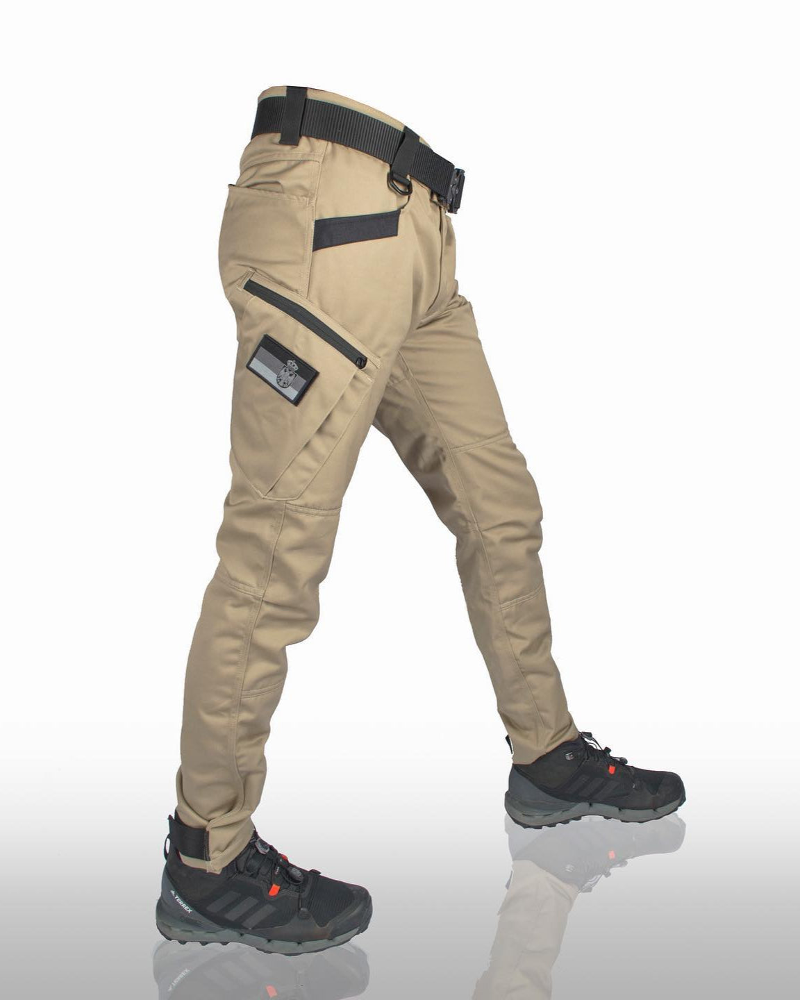 Men's full-length cargo pants with zipper fly, flap pockets, and woven fabric