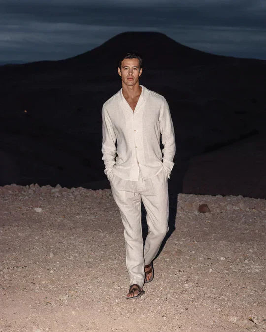 Men's lightweight linen shirt with classic collar and full-length button front